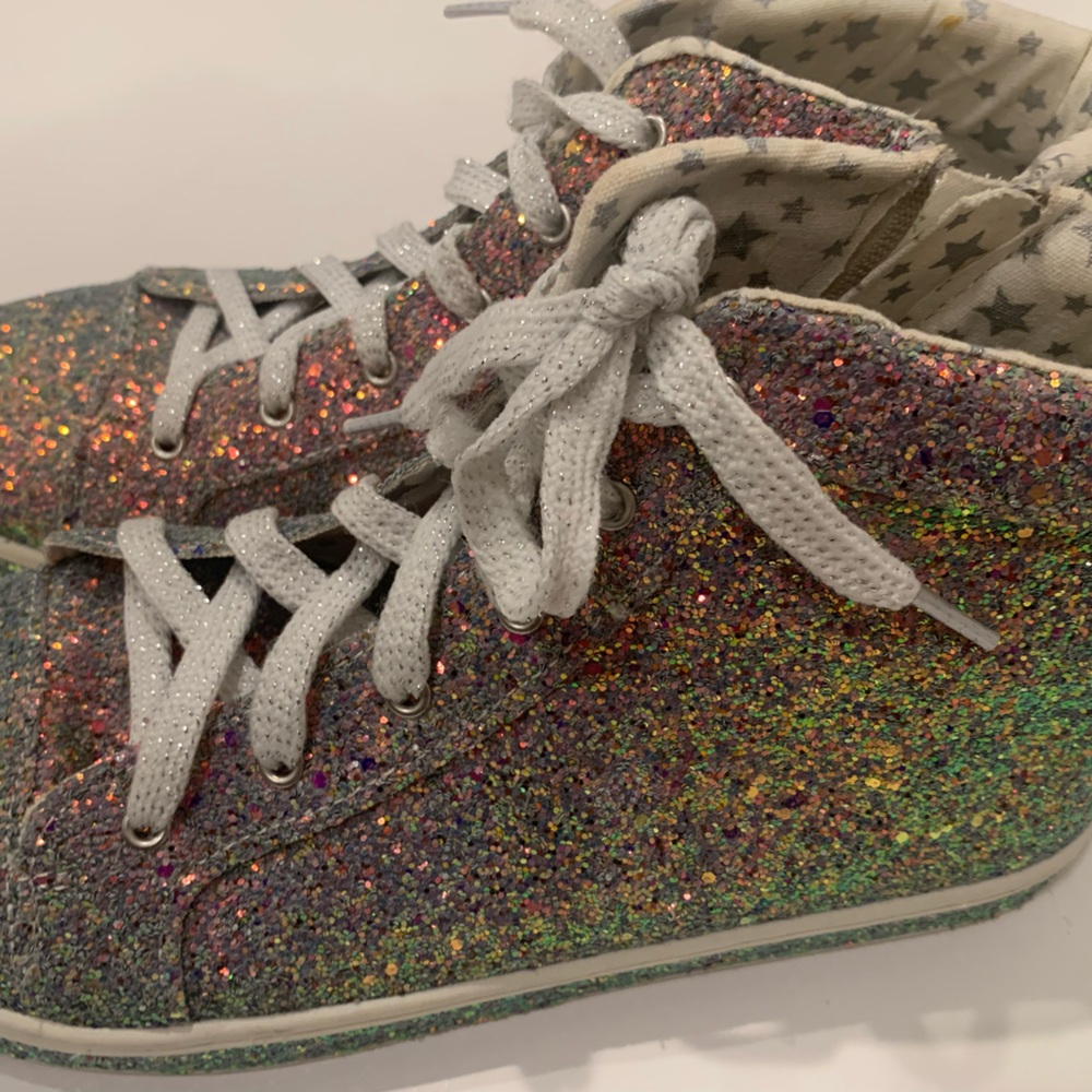 High tops - Picture 2 of 3